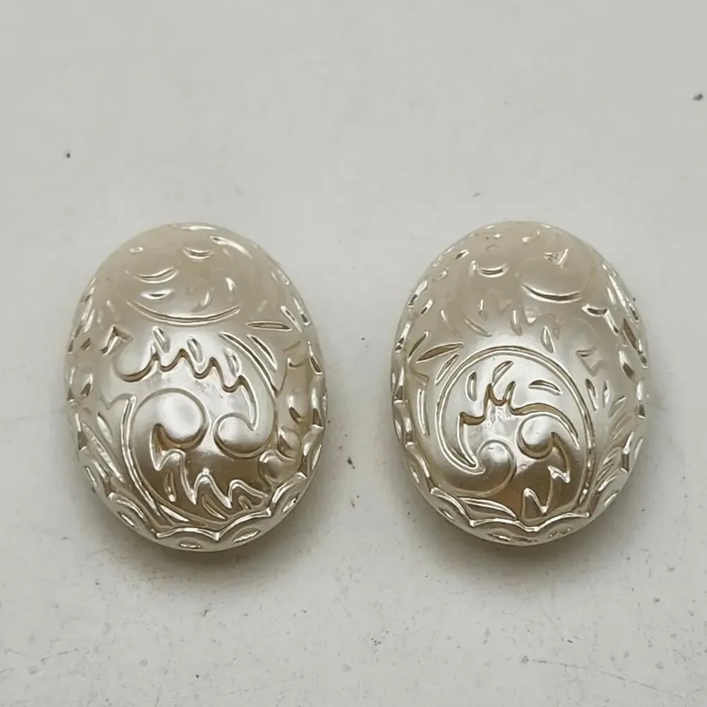 Lot 5 Western Oval Button Covers Paisley Scroll Pearlized Silver Tone Snap On